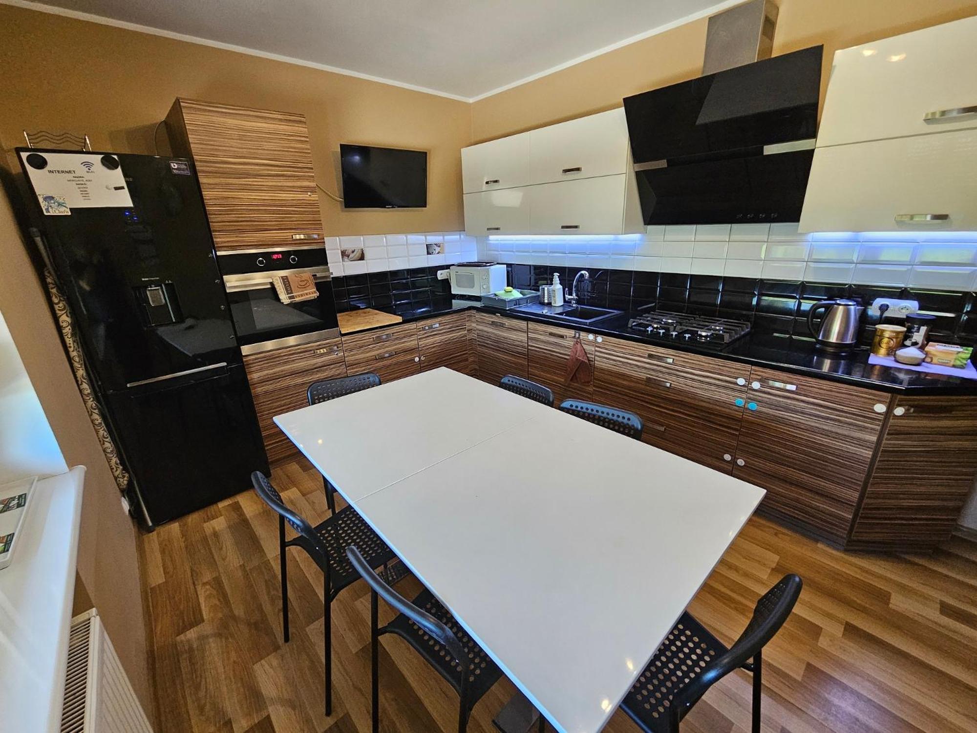 Taniespanie Rokietnica Rokietnica  Exteriér fotografie